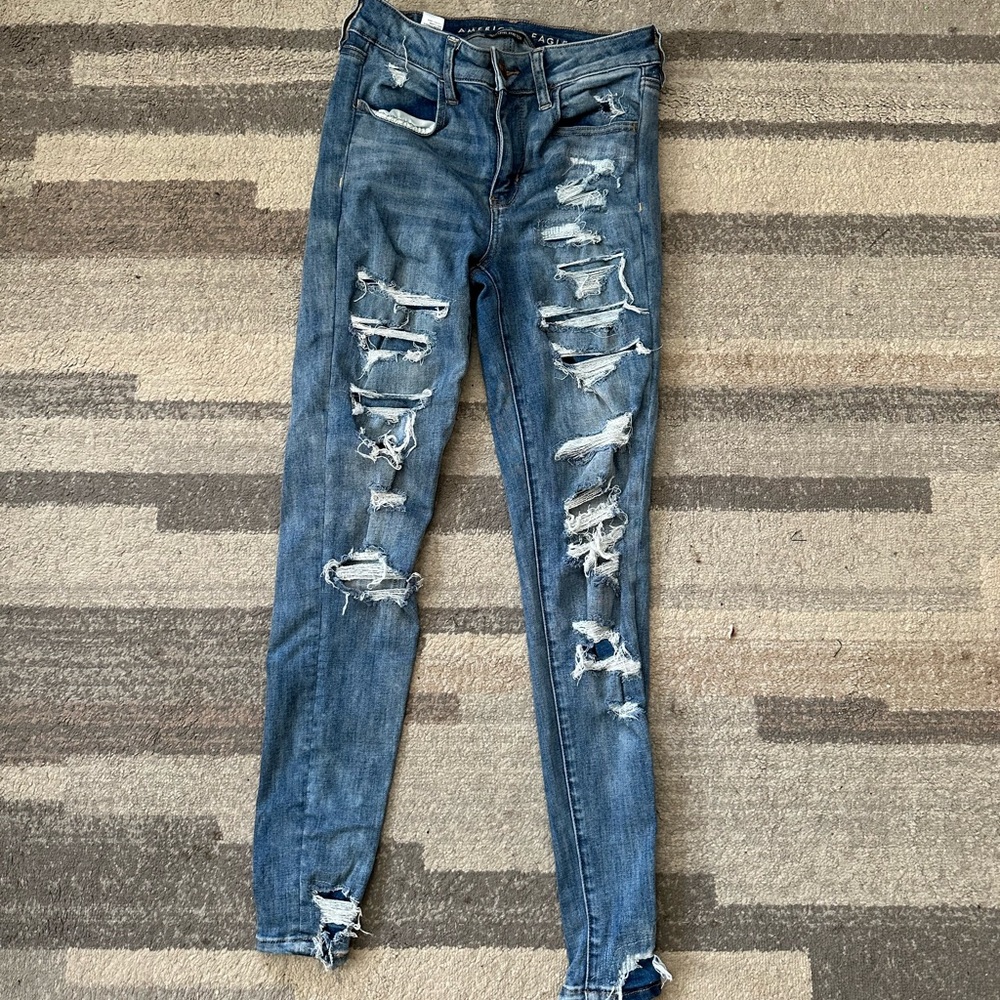 Women’s American Eagle skinny jeans